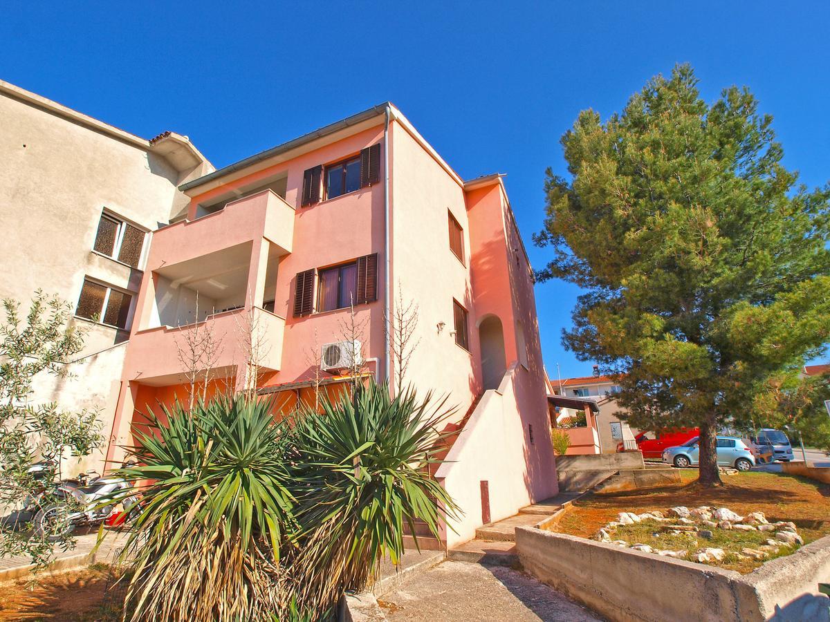 Apartments Sandra 1335 Pula Exterior photo