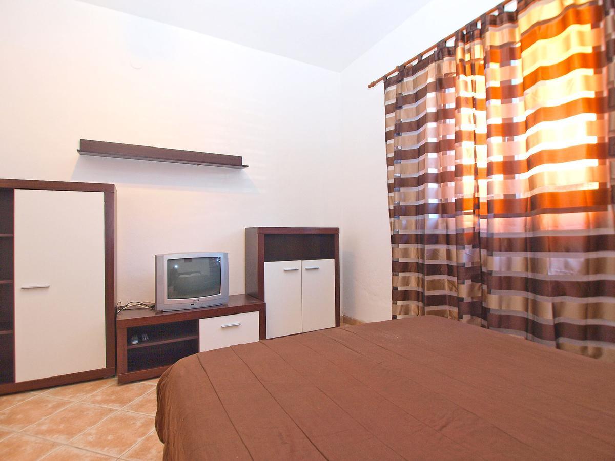 Apartments Sandra 1335 Pula Exterior photo
